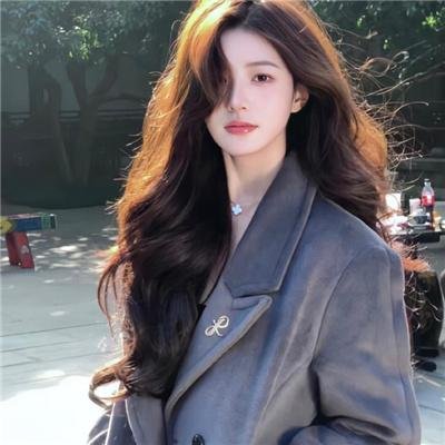 蒙面纱的男子